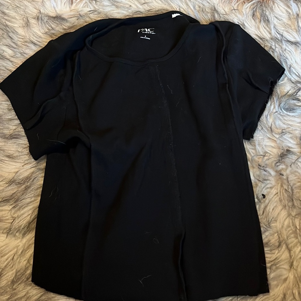 black tee shirt cropped